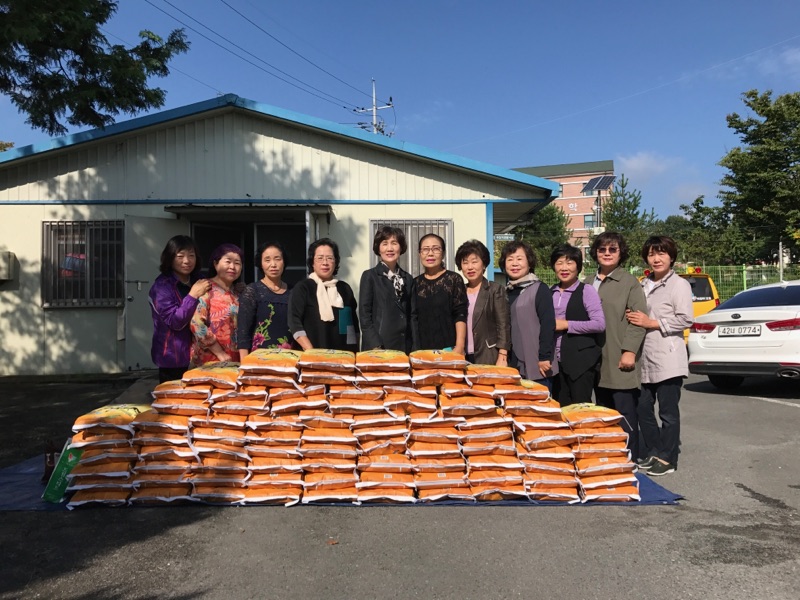 함양여성단체협의회 추석맞이 쌀 나눠주기 행사