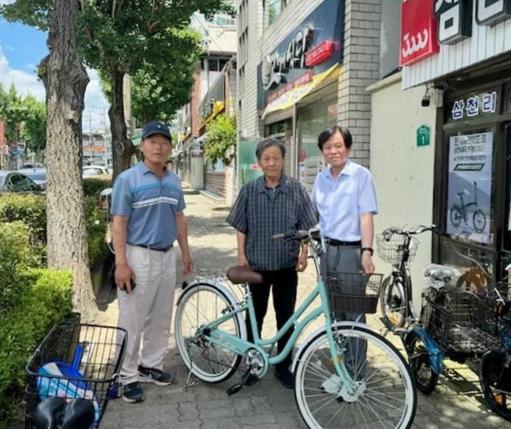 함양읍지역사회보장협의체 자전거 전달